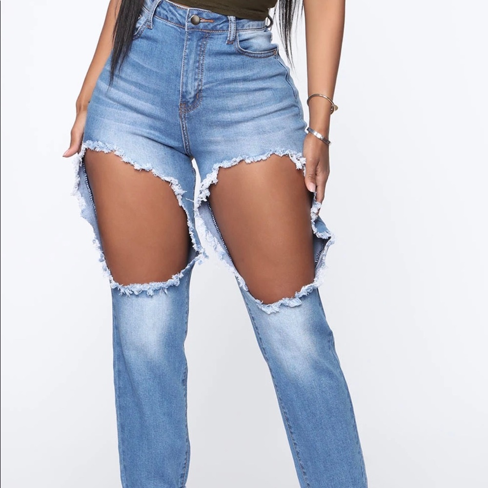 Women’s High Waisted Distressed Jeans Size 7